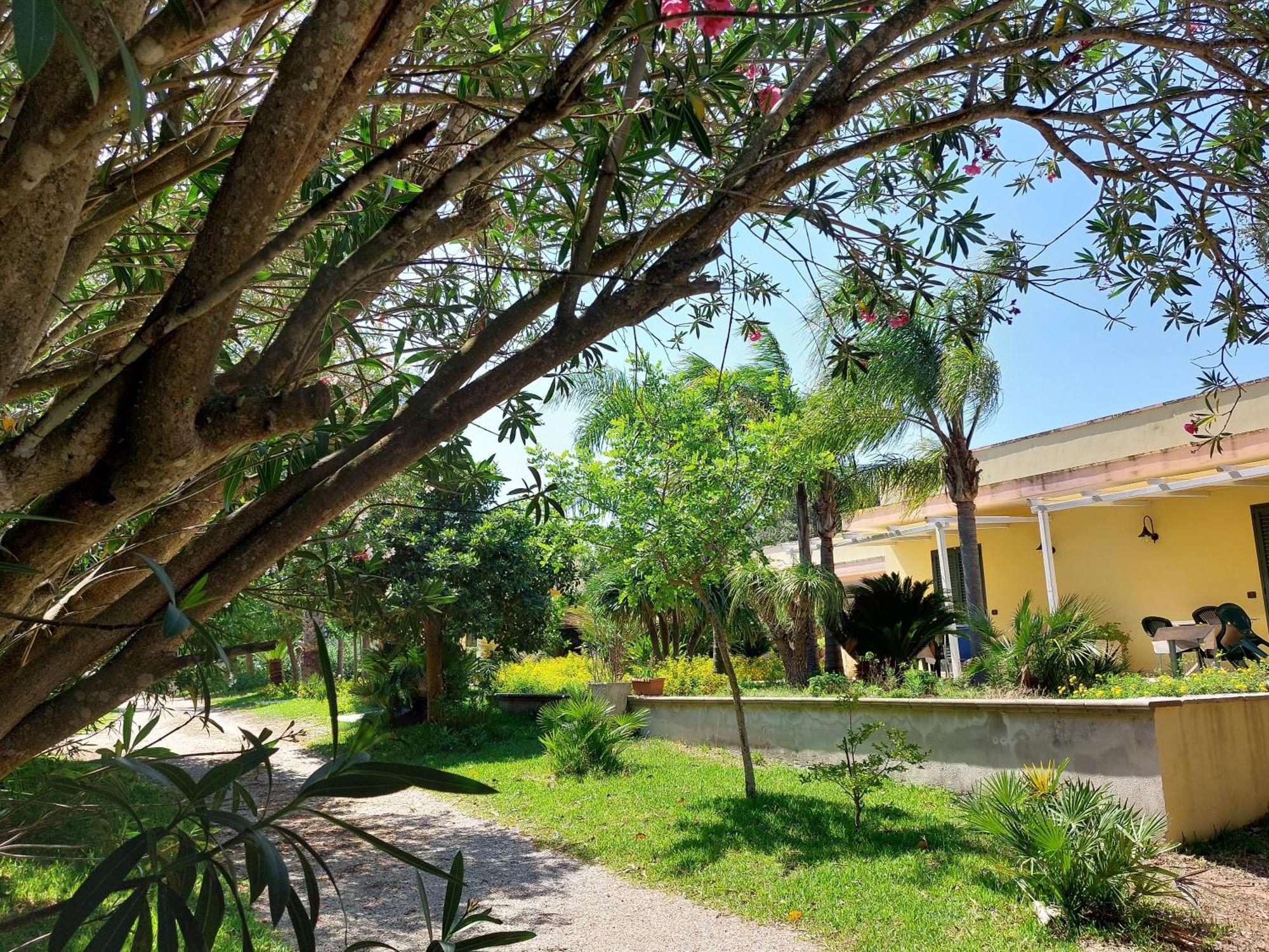 Masseria Lama Torre dell'Orso Exterior foto